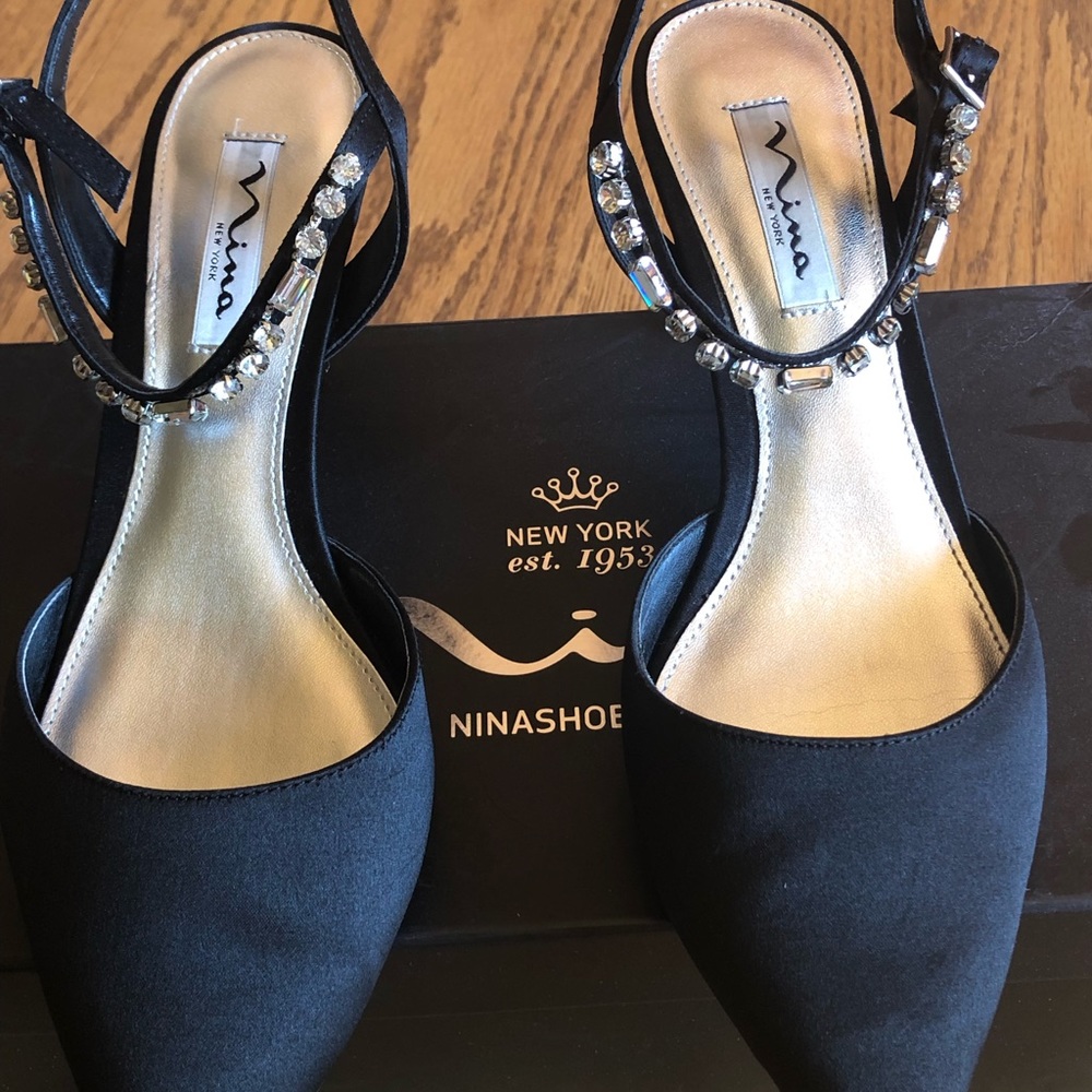 Nina Blondie Evening Pumps